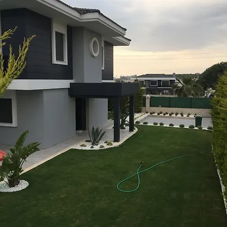 Vilă Zuenbuels Villas