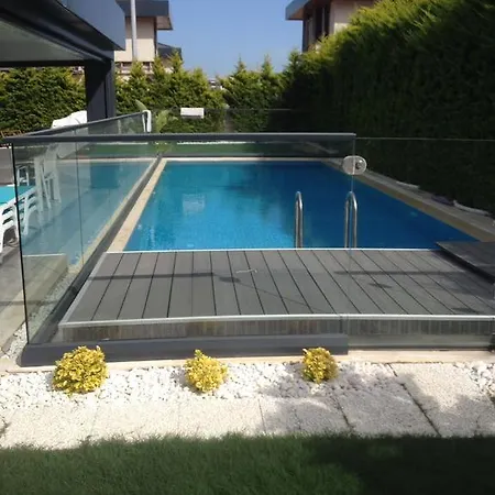 Zuenbuels Villas Vilă *