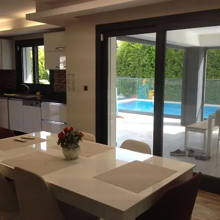 Zuenbuels Villas Vilă *